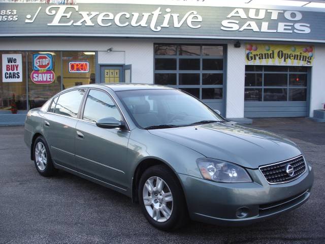 Nissan Altima 2WD Crew Cab 140.5 Laramie Sedan