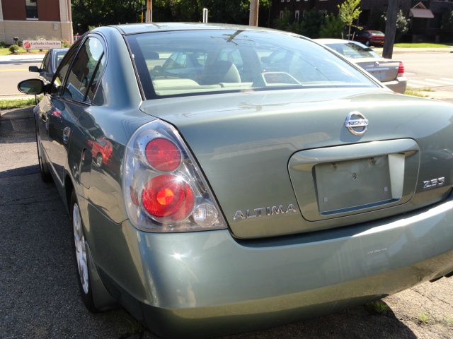 Nissan Altima 2005 photo 2