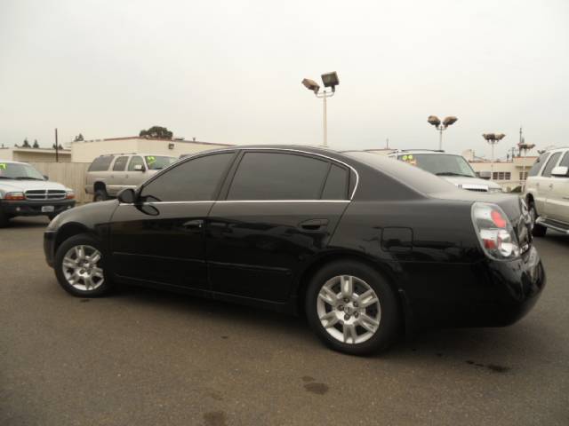 Nissan Altima 2005 photo 2