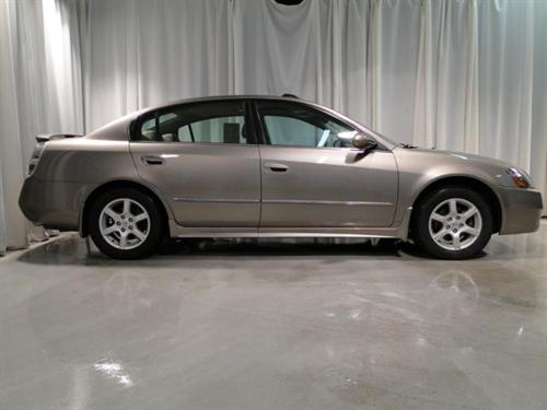 Nissan Altima 2005 photo 4