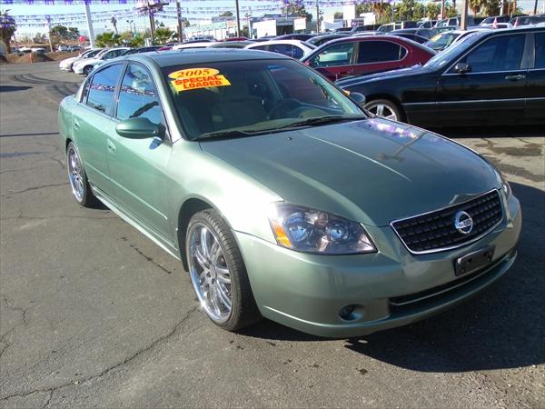 Nissan Altima 2005 photo 2