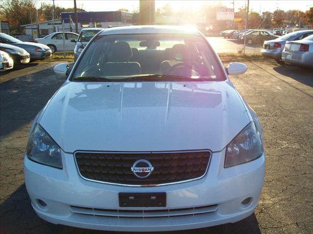 Nissan Altima 2005 photo 2