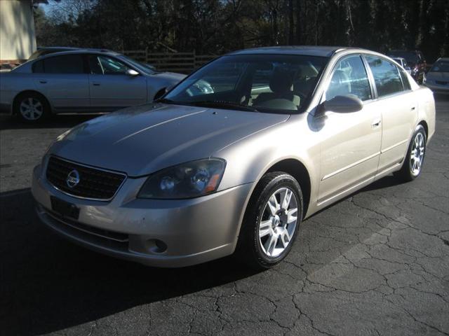 Nissan Altima 2005 photo 2