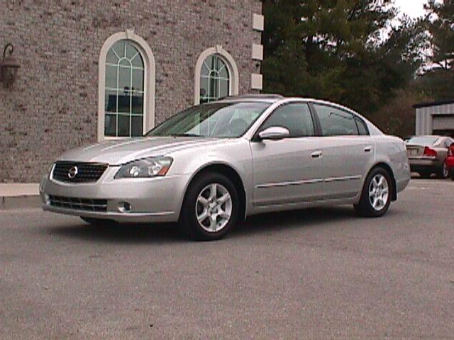 Nissan Altima LS S Sedan