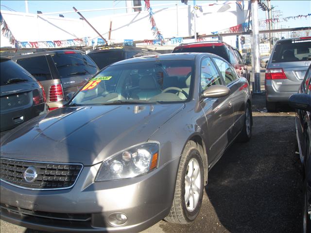 Nissan Altima 2005 photo 2