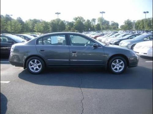 Nissan Altima 2005 photo 1