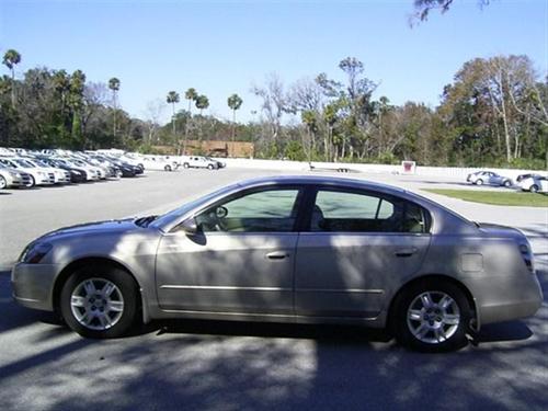 Nissan Altima 2005 photo 4