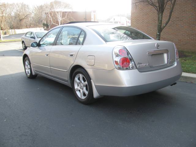 Nissan Altima 2005 photo 2