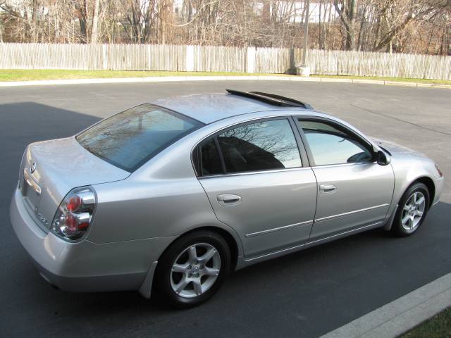 Nissan Altima 2005 photo 4