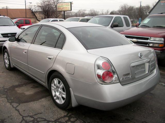 Nissan Altima 2005 photo 2