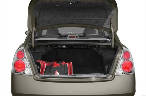 Nissan Altima 2005 photo 2