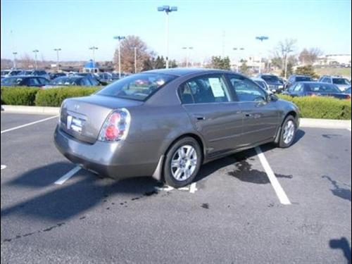 Nissan Altima 2005 photo 2