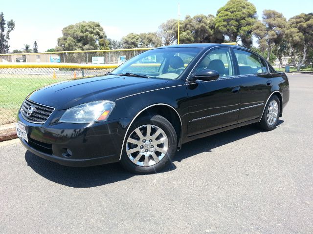 Nissan Altima 2005 photo 2