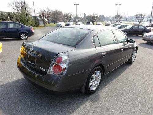 Nissan Altima 2005 photo 2