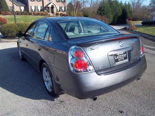 Nissan Altima 2005 photo 1