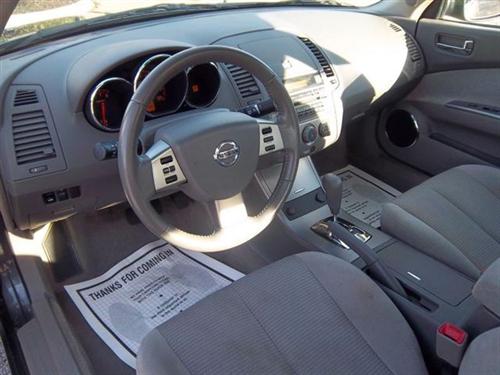 Nissan Altima 2005 photo 2