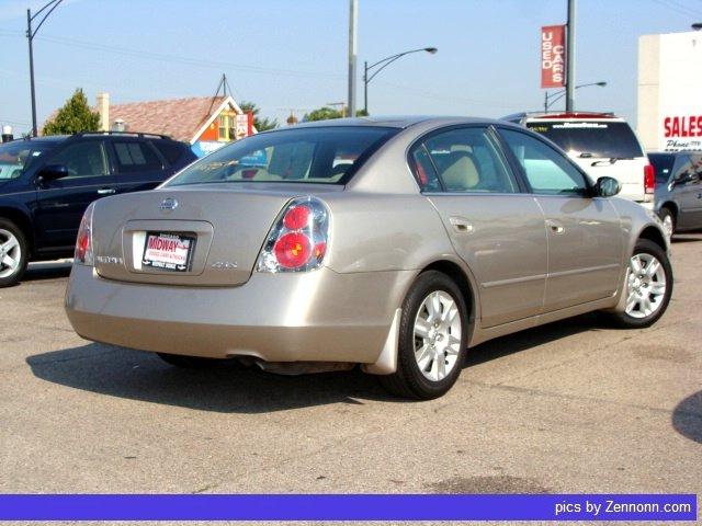 Nissan Altima Pickupslt Quad Cab SWB 4WD 4x4 Truck Unspecified