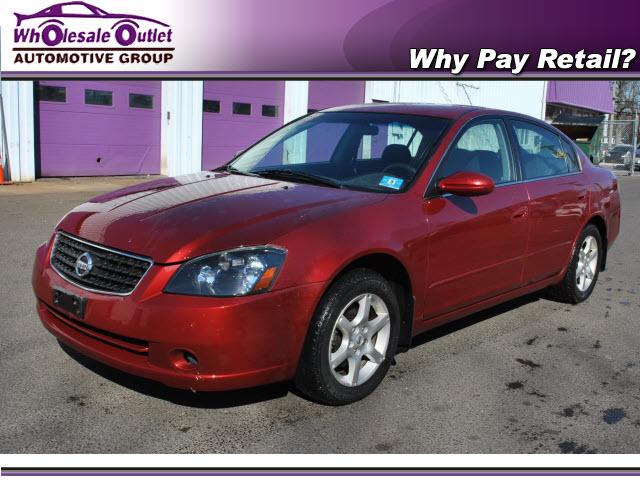 Nissan Altima Pickupslt Quad Cab SWB 4WD 4x4 Truck Sedan