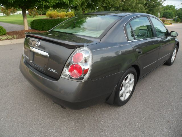 Nissan Altima SLT Quad Cab 2WD Sedan
