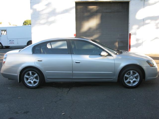 Nissan Altima 2005 photo 3