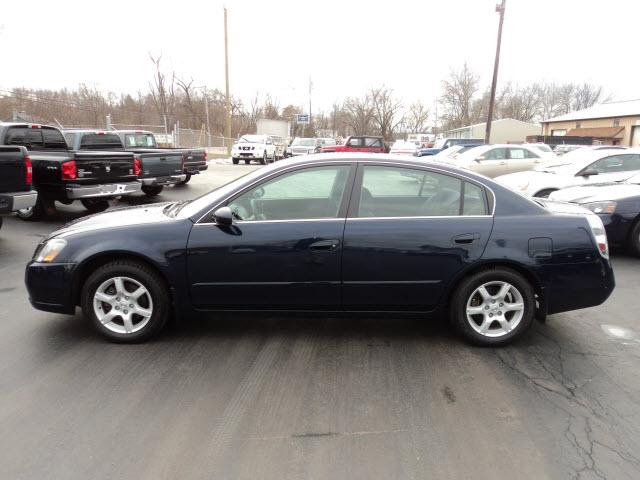 Nissan Altima 2005 photo 2
