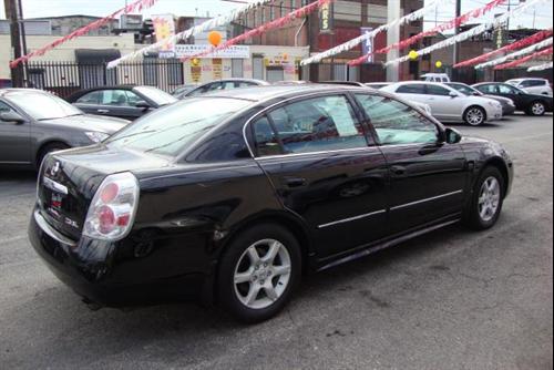 Nissan Altima 2005 photo 2