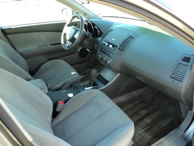 Nissan Altima 2005 photo 2