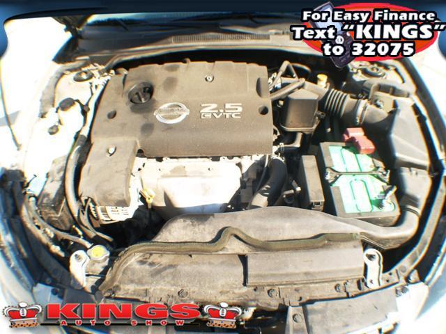 Nissan Altima 2500 HD LS Sedan