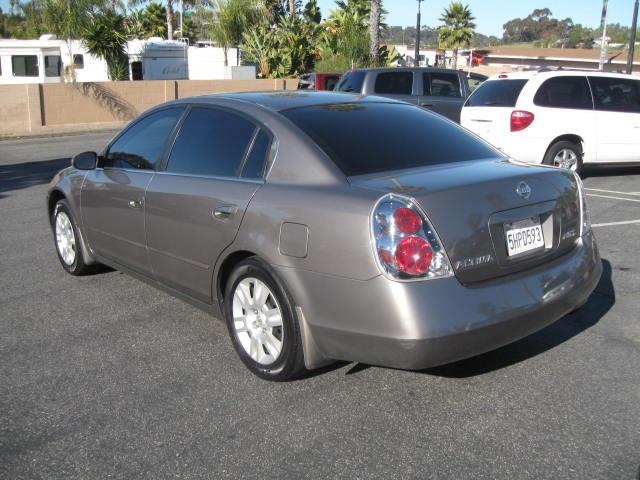 Nissan Altima 2005 photo 4