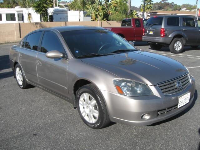 Nissan Altima 2005 photo 2