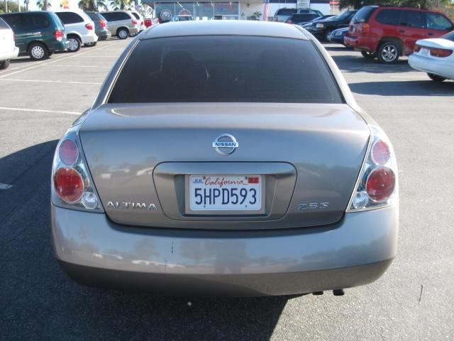 Nissan Altima Pickupslt Quad Cab SWB 4WD 4x4 Truck Unspecified