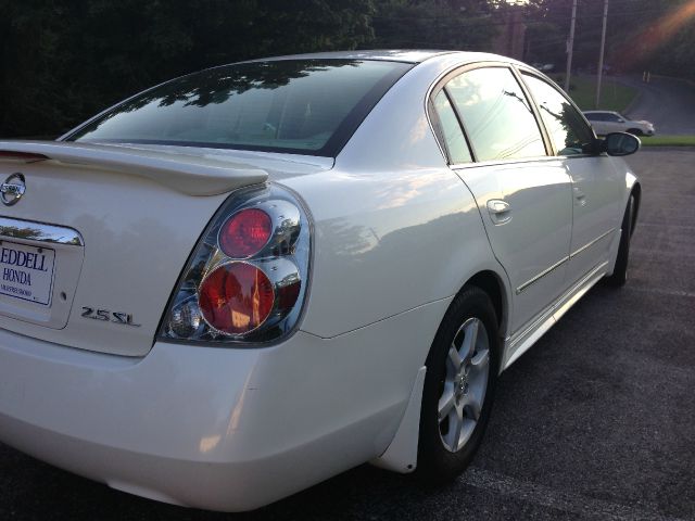 Nissan Altima 2005 photo 3