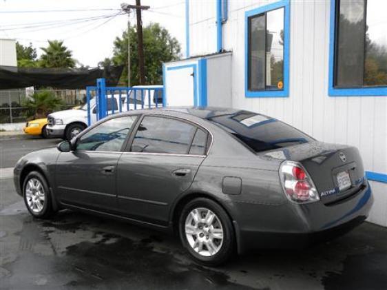 Nissan Altima 2005 photo 1
