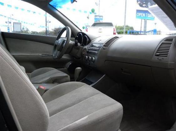 Nissan Altima 2005 photo 2