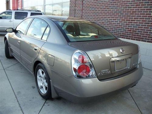 Nissan Altima 2005 photo 2