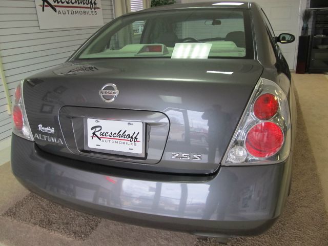 Nissan Altima 2005 photo 4
