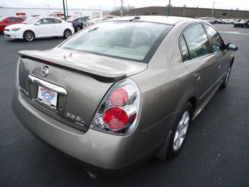 Nissan Altima 2005 photo 2