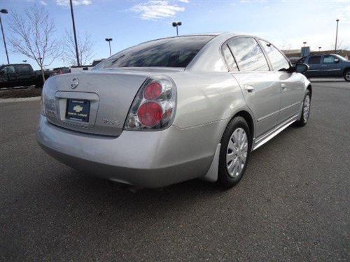 Nissan Altima 2005 photo 2