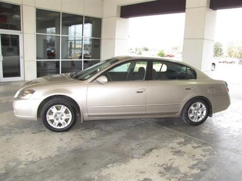 Nissan Altima 2005 photo 2