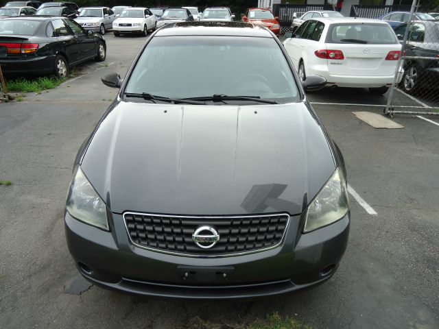 Nissan Altima Pickupslt Quad Cab SWB 4WD 4x4 Truck Sedan