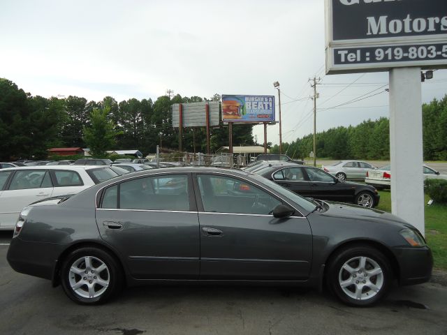 Nissan Altima 2005 photo 1
