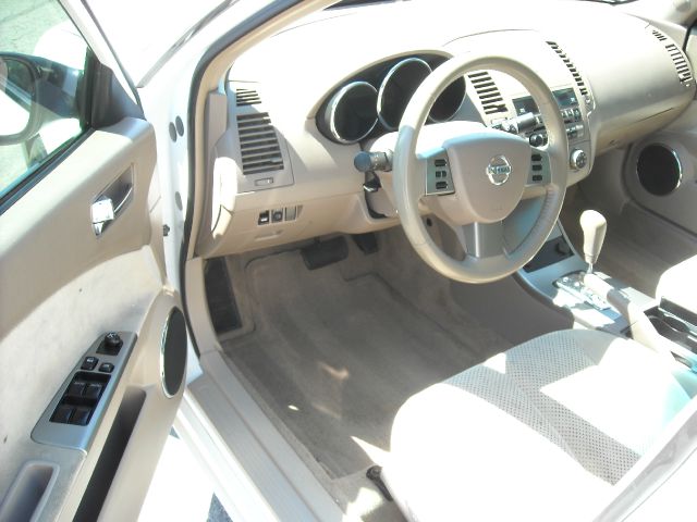 Nissan Altima Pickupslt Quad Cab SWB 4WD 4x4 Truck Sedan