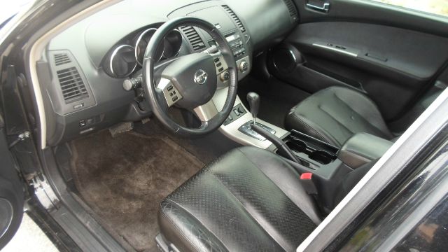 Nissan Altima SLT Quad Cab 2WD Sedan