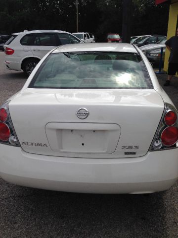 Nissan Altima Pickupslt Quad Cab SWB 4WD 4x4 Truck Sedan