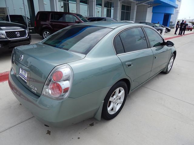 Nissan Altima Pickupslt Quad Cab SWB 4WD 4x4 Truck Sedan