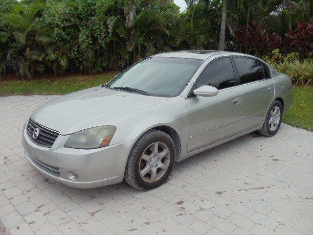 Nissan Altima Pickupslt Quad Cab SWB 4WD 4x4 Truck Sedan