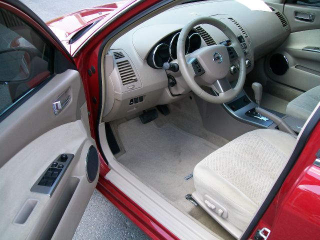 Nissan Altima Pickupslt Quad Cab SWB 4WD 4x4 Truck Sedan