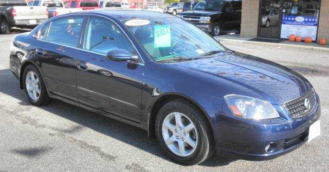 Nissan Altima Pickupslt Quad Cab SWB 4WD 4x4 Truck Unspecified