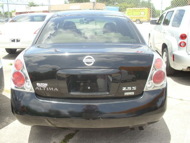 Nissan Altima Pickupslt Quad Cab SWB 4WD 4x4 Truck Sedan