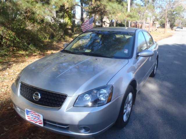 Nissan Altima Pickupslt Quad Cab SWB 4WD 4x4 Truck Unspecified